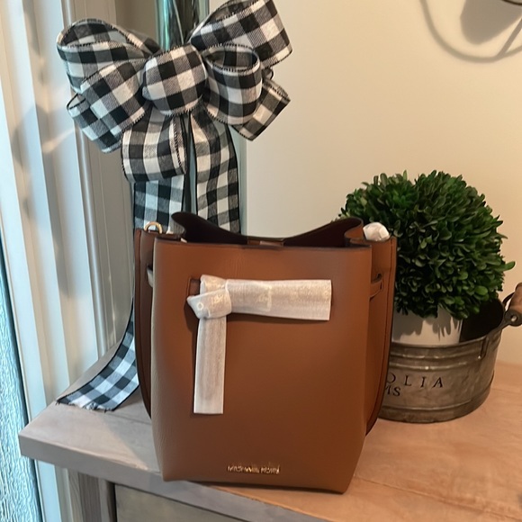 🌸MICHAEL KORS EMILIA SMALL DRAWSTRING BAG🌸 - Picture 2 of 6